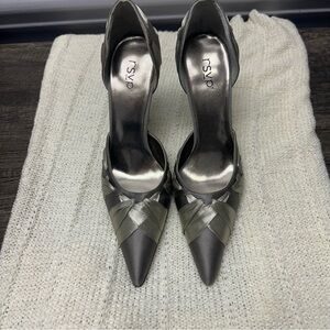 RSVP Women's Chic Silver and Gray Ribbon 4.5” Heels NWB $110